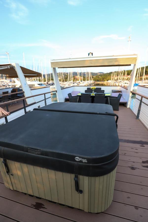 ポルトローシュFloating Sea House Soncekアパートメント エクステリア 写真